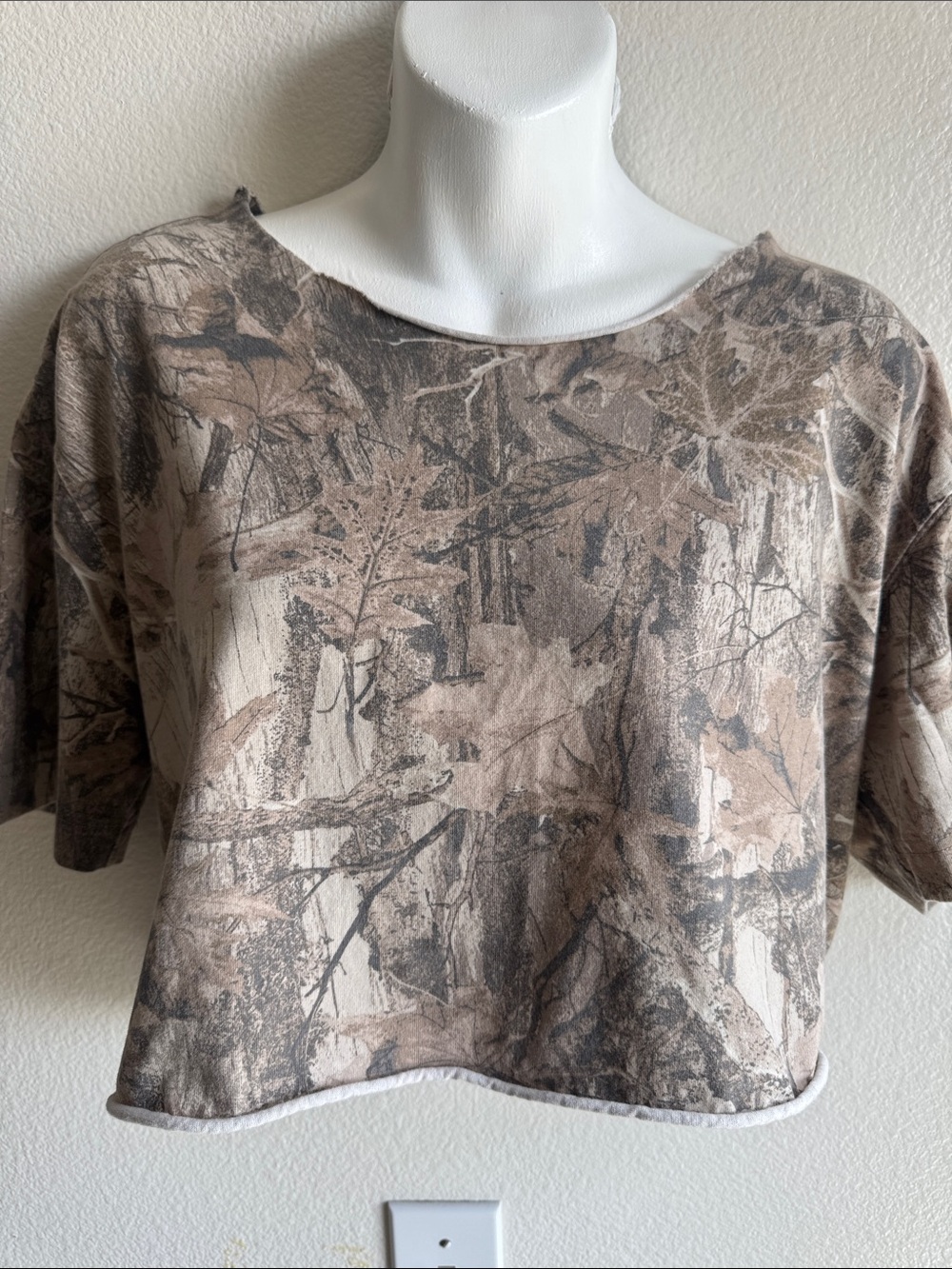Hollister Beige and Brown Leaf-Print Crop Top